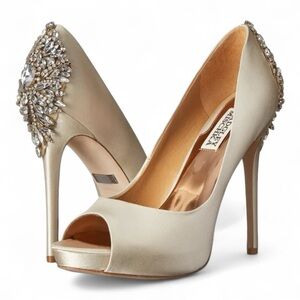 Badgley Mischka Kiara Peep Toe Platform Heel in Ivory Satin NIB